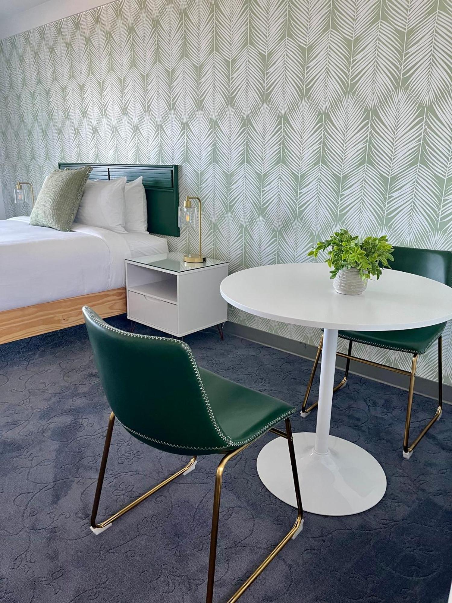 Grand View Hotel York Bagian luar foto